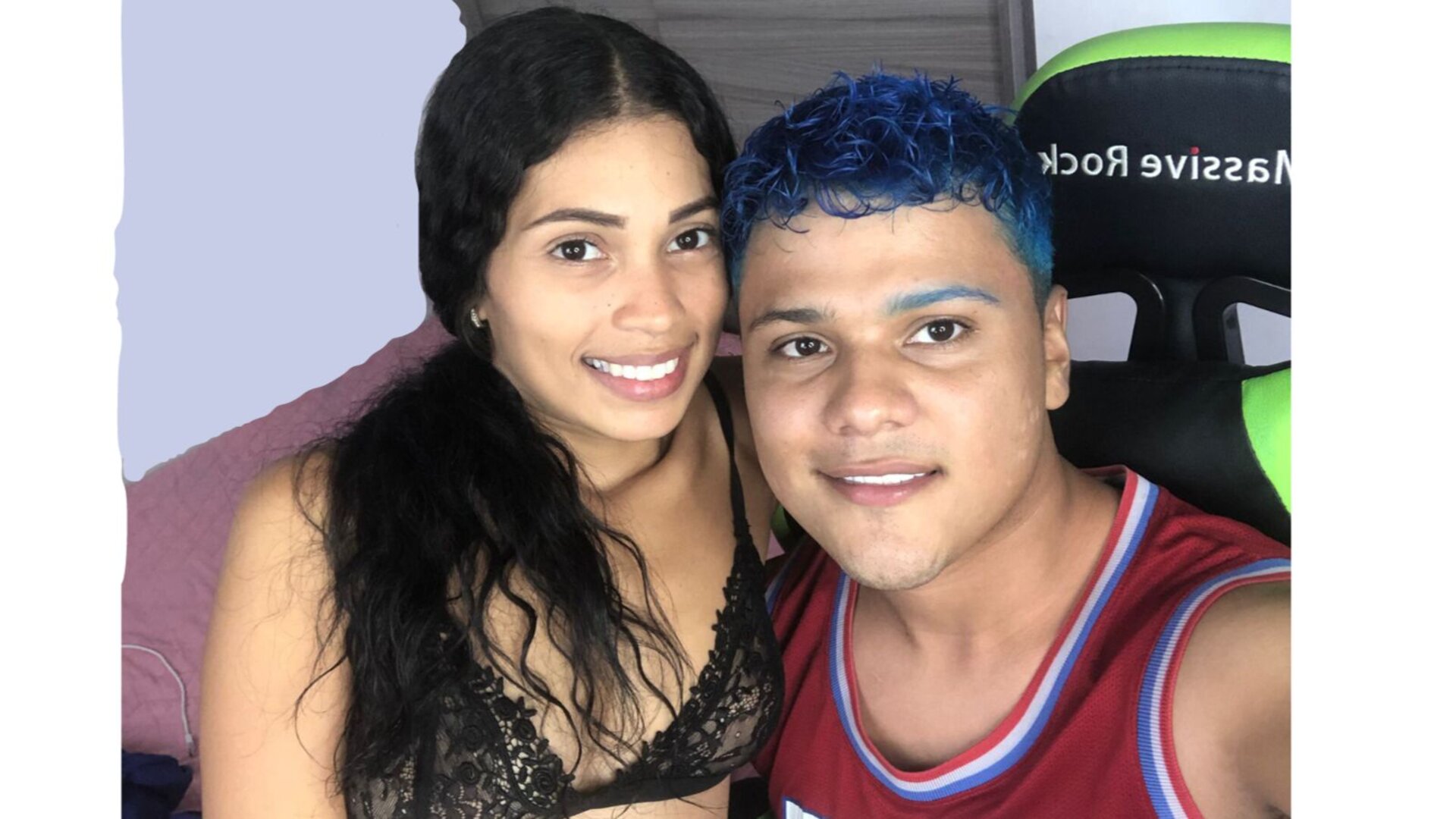 AliciiaAndMarco's Live Nude Chat