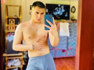 NoahPiper's Live Nude Chat