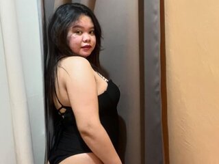 QuinMae's Live Nude Chat