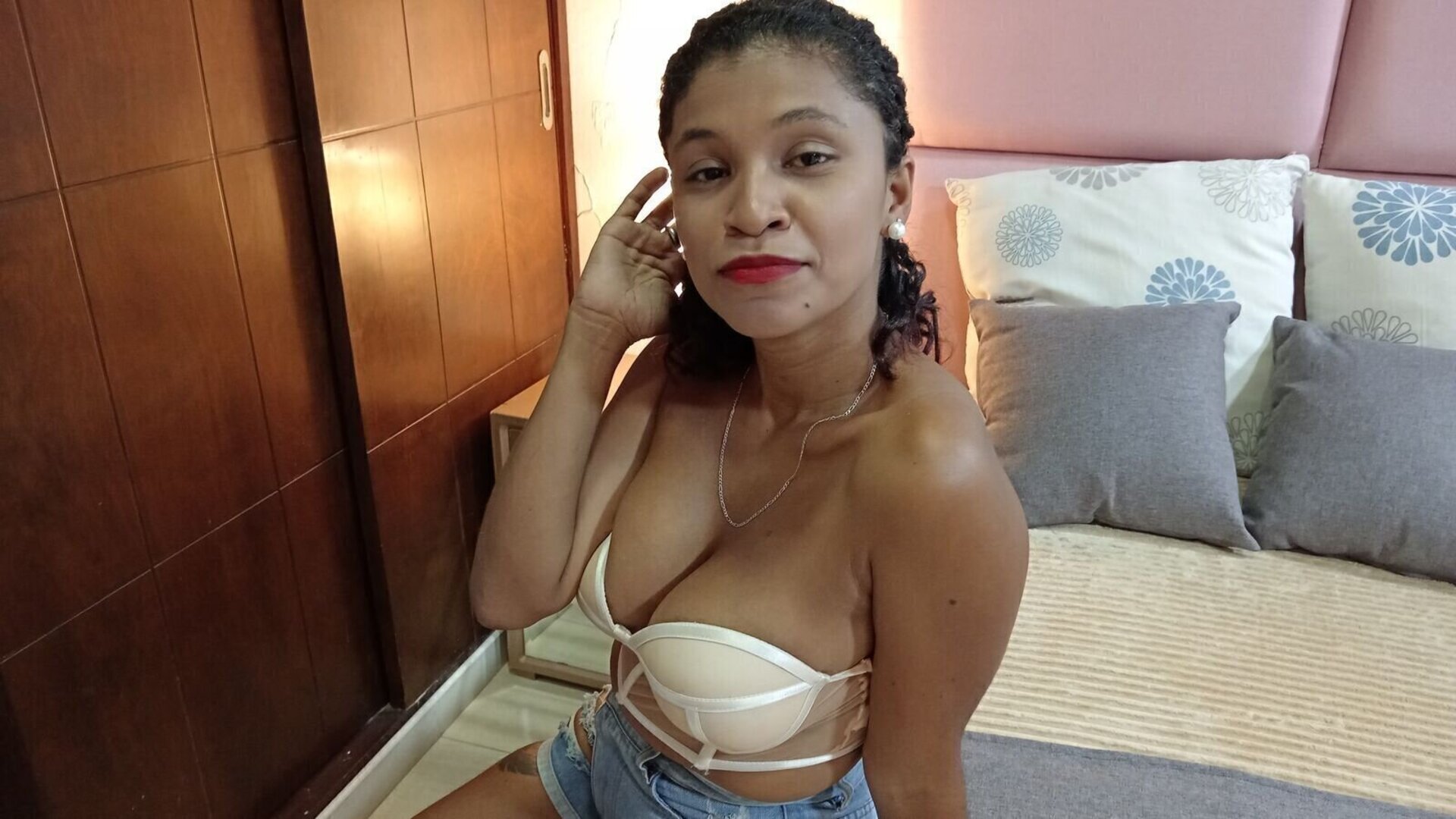 RenataCabreira's Live Nude Chat