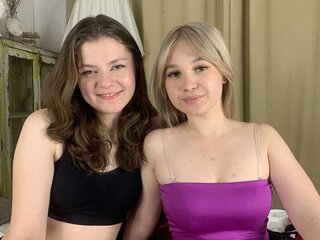 BonnieAndDaisy's Live Nude Chat