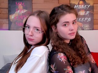 ErlineAndMaxine's Live Nude Chat