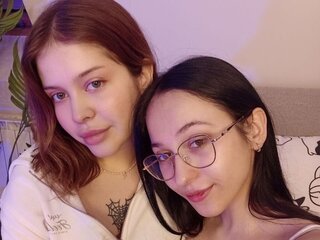 LynetteAndTayte's Live Nude Chat