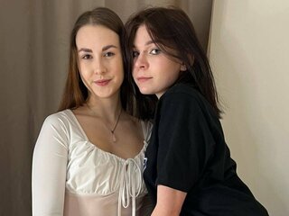 MayAndBliss's Live Nude Chat