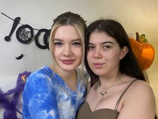 MeghanAndGwendol's Live Nude Chat