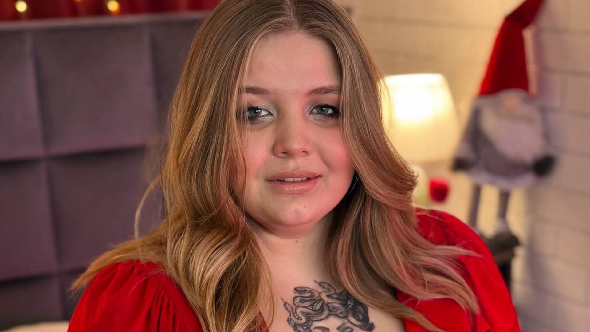 SladaDell's Live Nude Chat