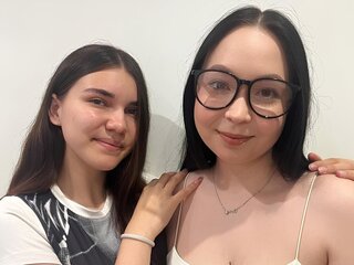 WandaAndPeggy's Live Nude Chat