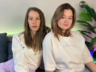 WillaAndAlodie's Live Nude Chat